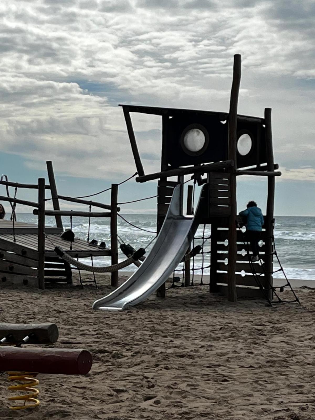 Acogedor Y Amplio Familiar A Pie De Playa Apartment *