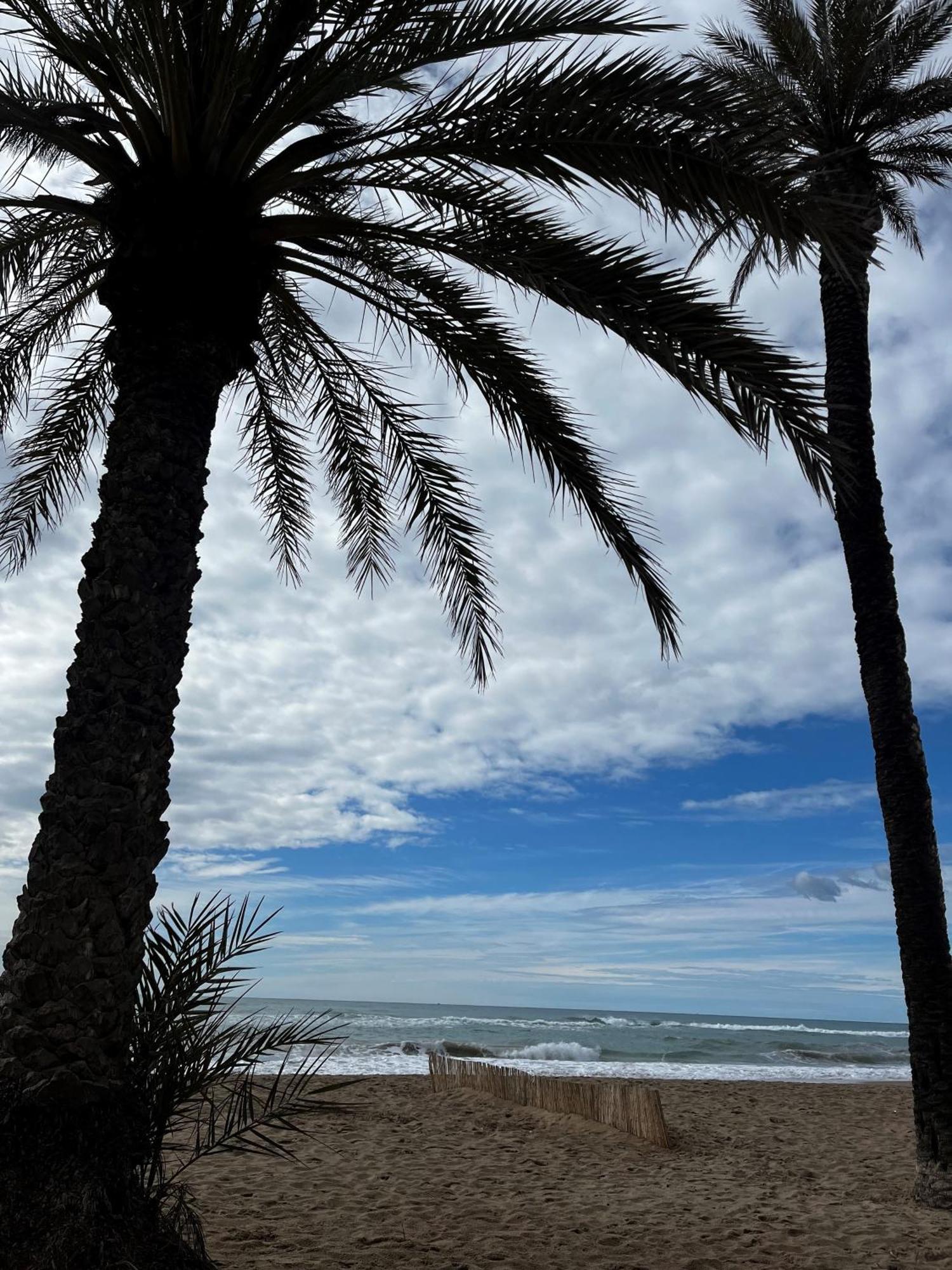 Acogedor Y Amplio Familiar A Pie De Playa Apartment Calafell