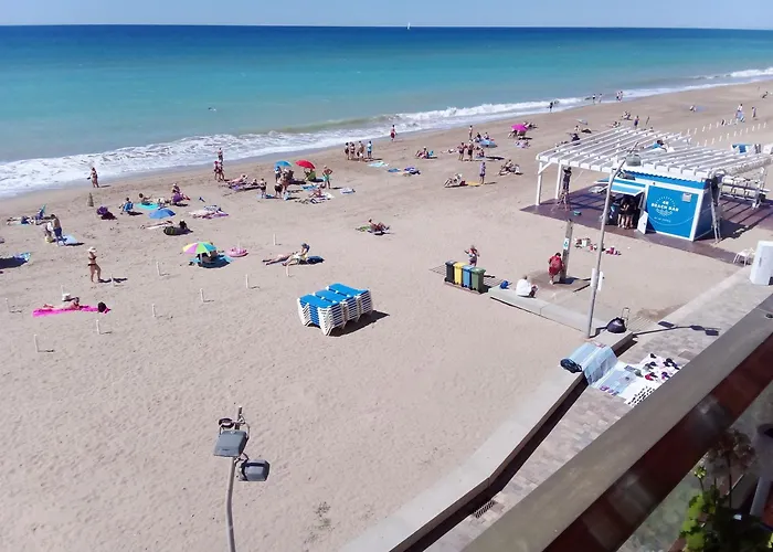 Acogedor Y Amplio Apartamento Familiar A Pie De Playa