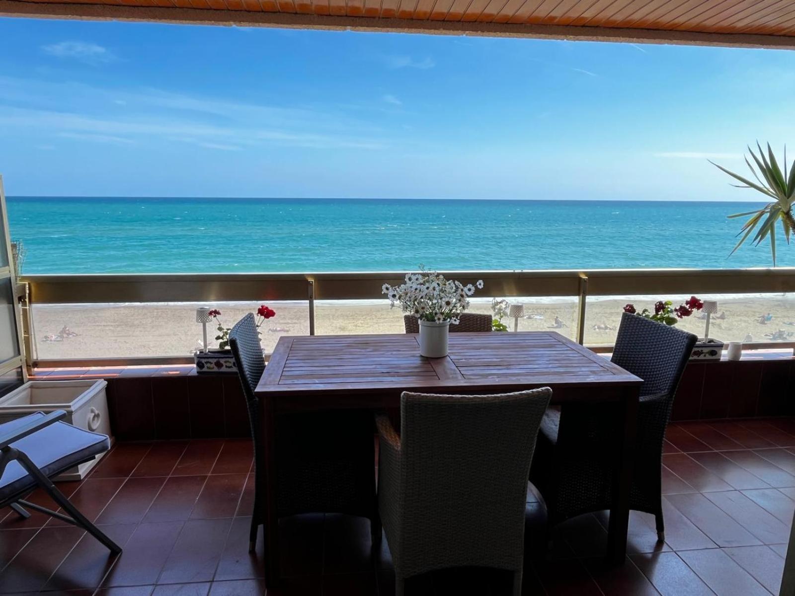 Apartamento Acogedor Y Amplio Familiar A Pie De Playa