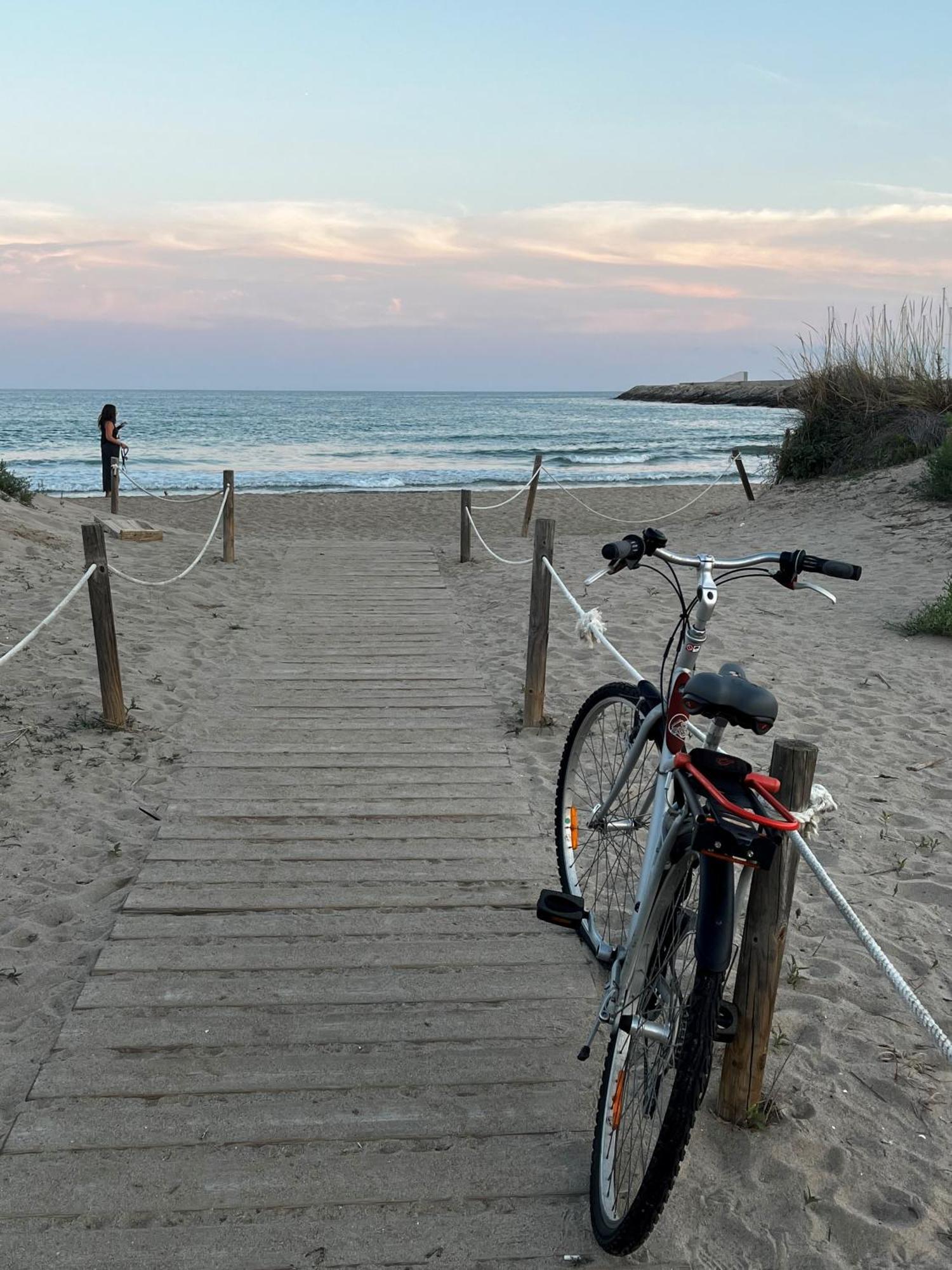 Apartamento Acogedor Y Amplio Familiar A Pie De Playa Calafell