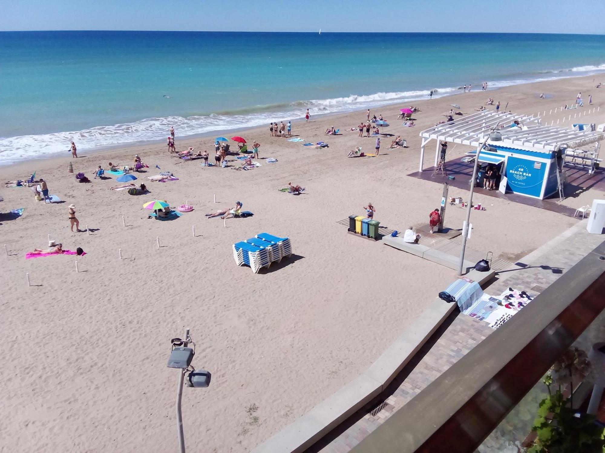 Acogedor Y Amplio Familiar A Pie De Playa
