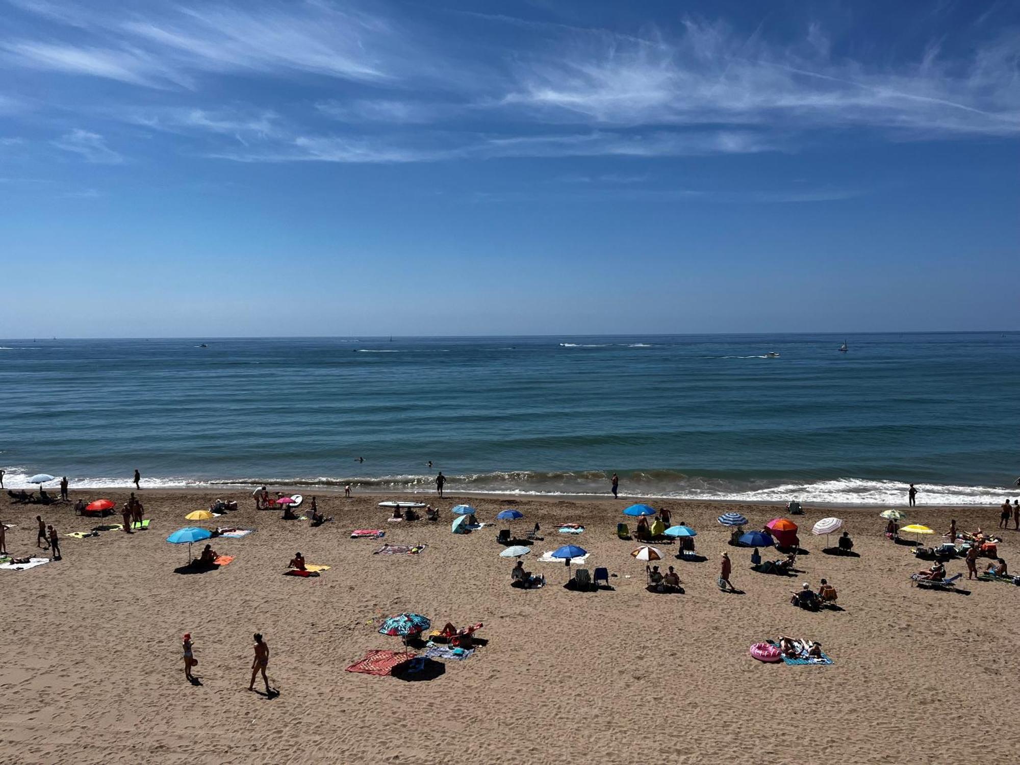 Acogedor Y Amplio Familiar A Pie De Playa Apartamento *
